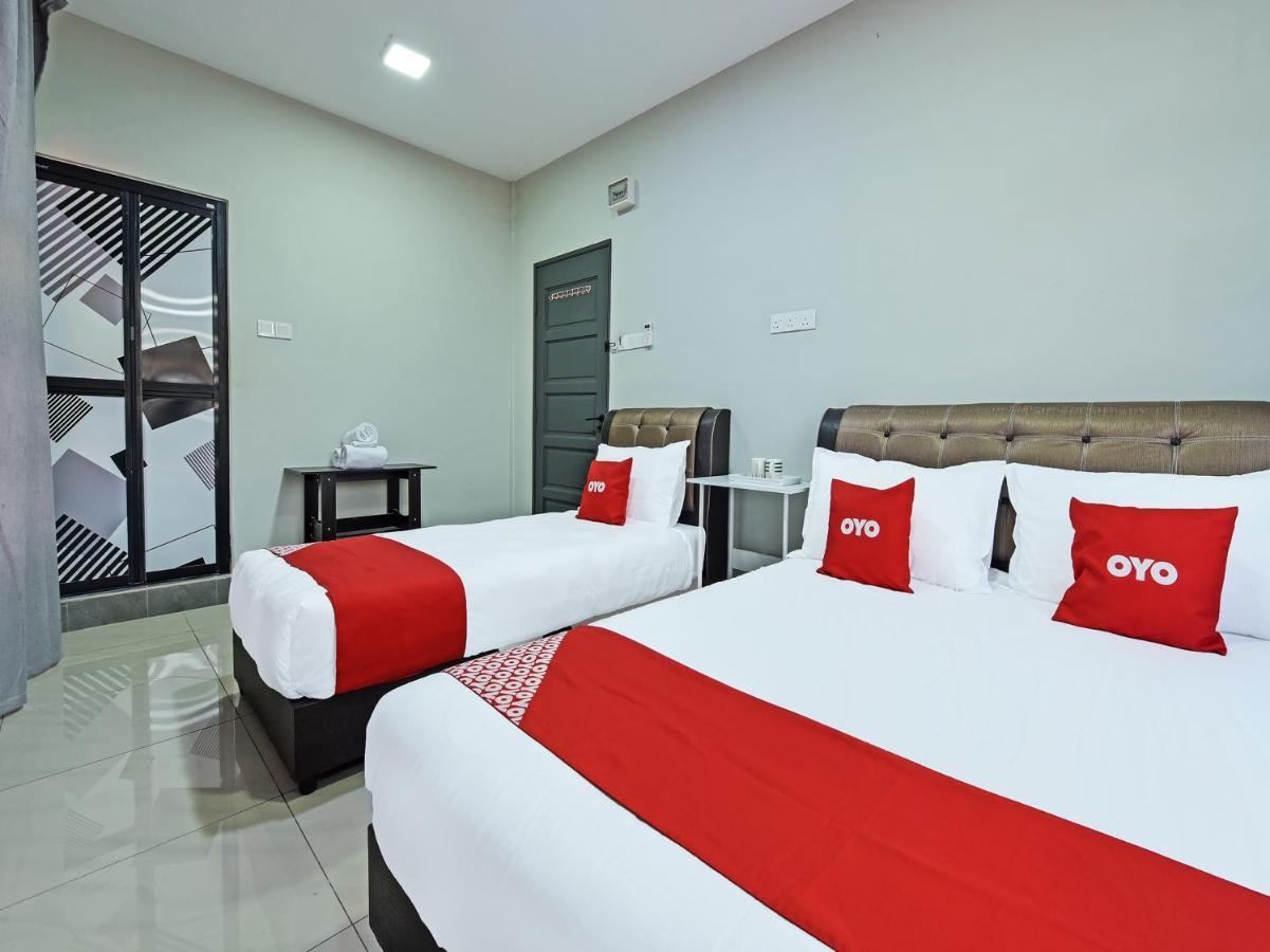 Oyo 90594 Hotel Casalink Paka Экстерьер фото