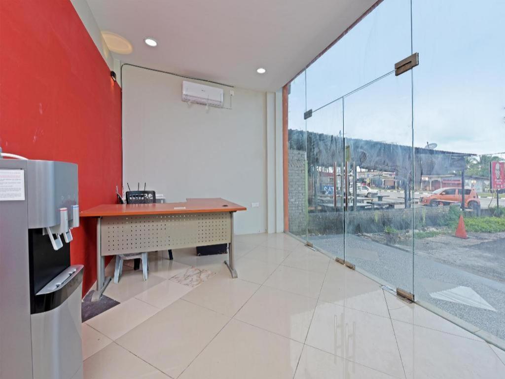 Oyo 90594 Hotel Casalink Paka Экстерьер фото
