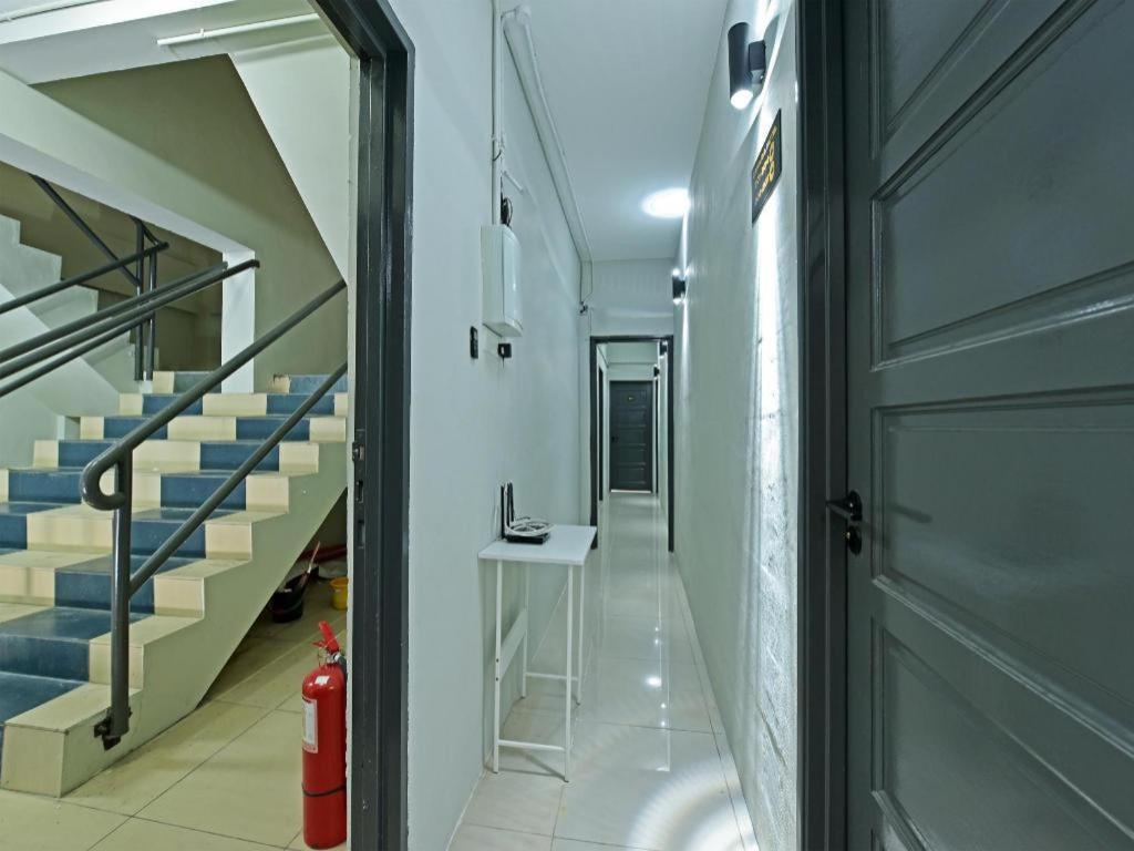 Oyo 90594 Hotel Casalink Paka Экстерьер фото